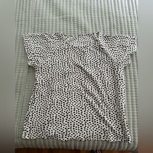 Dalmatian/spotted light weight t-shirt. Size is XL. Brand new, never worn